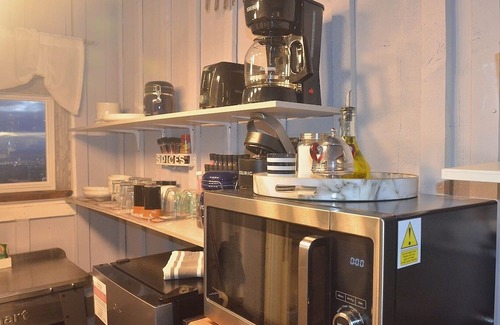 Sandia Heights North Apartment | Scenic Stay by Sandia Tram: Pet-Friendly with Great Views