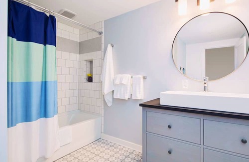 St. Elmo Improvement League House | St. Elmo Oasis: Colorful Retreat with Fire Pit & Family Perks