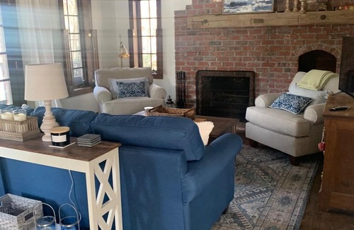 Ludington Cottage | Cozy Cottage with Beach Access to Beautiful Lake Michigan