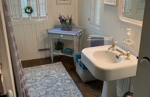 Ludington Cottage | Cozy Cottage with Beach Access to Beautiful Lake Michigan
