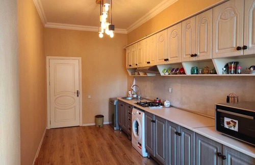 Baku Apartment | Cozy Retreat in Baku with Breakfast & Family Amenities