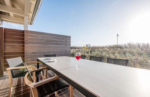 List House | Elevate Your Stay with Ocean View & Private Elevator Access