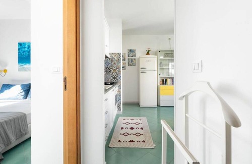Vignacastrisi Apartment | Casa Metide - Modern Retreat Steps from Castro's Beach