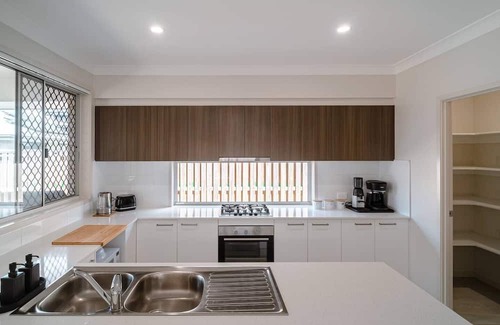 Coomera House | Cosy Home - House up to 8 Guests