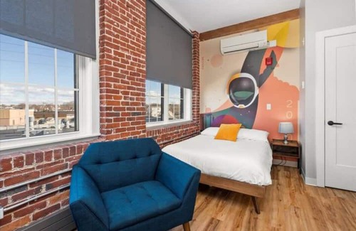Manchester Apartment | Galactic Getaway