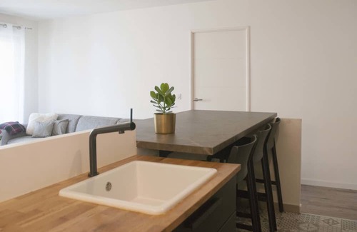 Les Puces de Saint-Ouen Apartment | Spacious 85m² Terrace Retreat Just Outside Paris