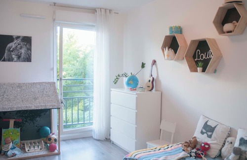 Les Puces de Saint-Ouen Apartment | Spacious 85m² Terrace Retreat Just Outside Paris