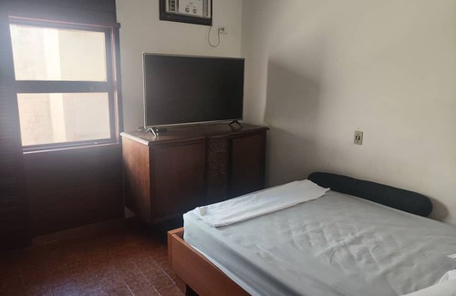 Lazaro House | Casa Aconchegante a 100 m da Praia do Lázaro em Ubatuba. Estacionamento Proprio