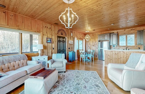 Cullowhee Cabin | Serene Mountain Retreat with Scenic Views & Family Amenities