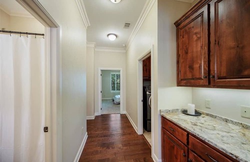 Grapevine House | Historic Grapevine 3-Bedroom House Near Main Street