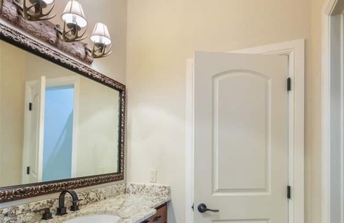 Grapevine House | Historic Grapevine 3-Bedroom House Near Main Street