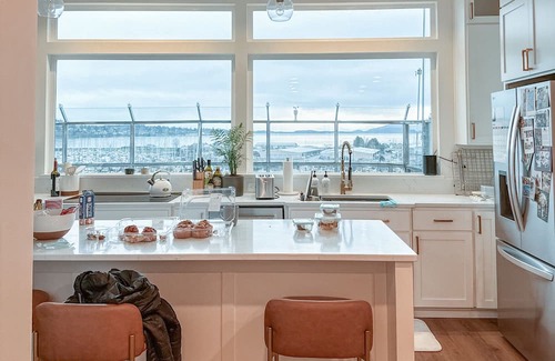 Columbia House | Explore Bellingham: Steps from Downtown and Gorgeous Beaches
