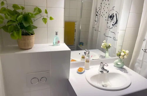 Charenton-le-Pont Apartment | Discover Comfort at Charenton 3 with Family-Friendly Amenities