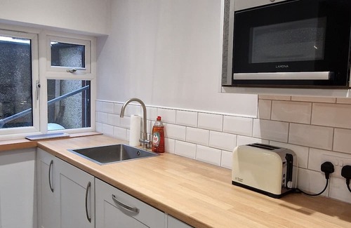 Rhiwbryfdir Cottage | Top-Rated Mountain-View Cottage for Families