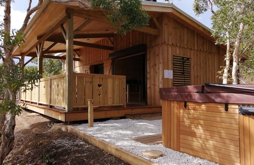 Bourail House | Discover Niaouli Lodge: Family-Friendly Retreat with Spa