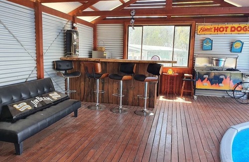 Cobram East House | Cozy Colonial Cottage in Cobram with Pool and Spa