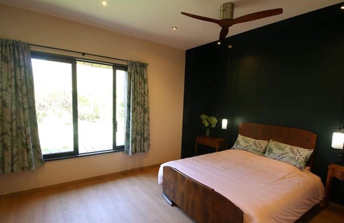 La Ferte-Saint-Aubin Bed & Breakfast | Cozy Studio Flat for Two in La Ferté-Saint-Aubin