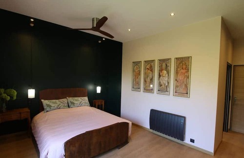La Ferte-Saint-Aubin Bed & Breakfast | Cozy Studio Flat for Two in La Ferté-Saint-Aubin