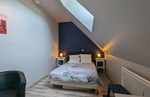 Neuvy-Saint-Sepulchre Bed & Breakfast | Spacious Guestroom in Neuvy-Saint-Sépulchre for Groups