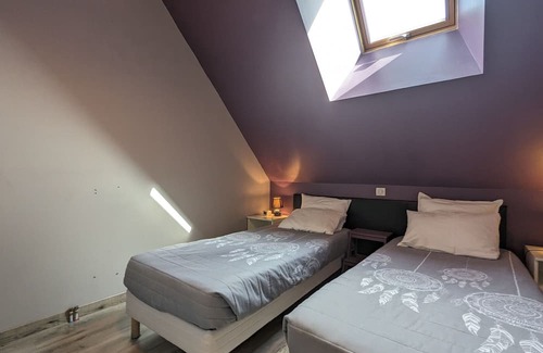 Neuvy-Saint-Sepulchre Bed & Breakfast | Spacious Guestroom in Neuvy-Saint-Sépulchre for Groups