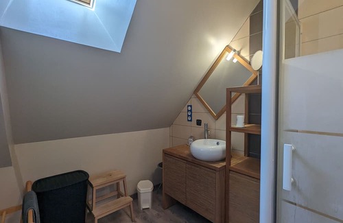 Neuvy-Saint-Sepulchre Bed & Breakfast | Spacious Guestroom in Neuvy-Saint-Sépulchre for Groups