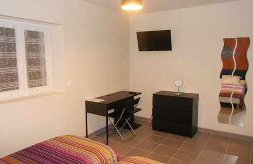 Neuvy-Saint-Sepulchre Bed & Breakfast | Cozy Studio Flat in Neuvy-Saint-Sépulchre for 2 Guests