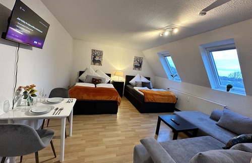 Guetersloh Apartment | Comfortable Apartment in Gütersloh with Two Queen Beds