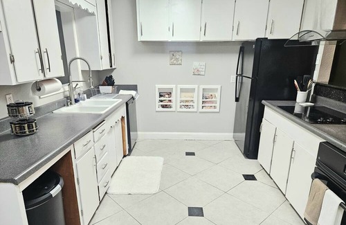Sacramento House | Sacramento 4 bedroom house near Cal expo, Arden mall, Pool and hot tub.