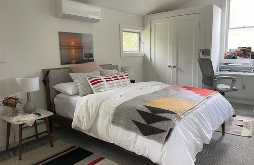 Kingston House | Waterfront Lake House with Scenic Views and Pet-Friendly Stays