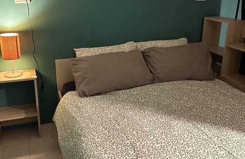 Wanhua Apartment | Convenient CityCenter Stay: Steps to Transit & Free Parking