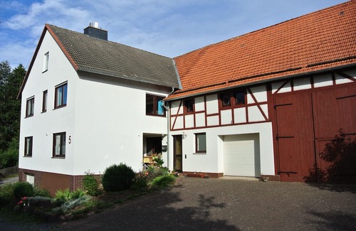 Korbach Apartment | Family-Friendly Retreat with Waterbed in Meineringhausen