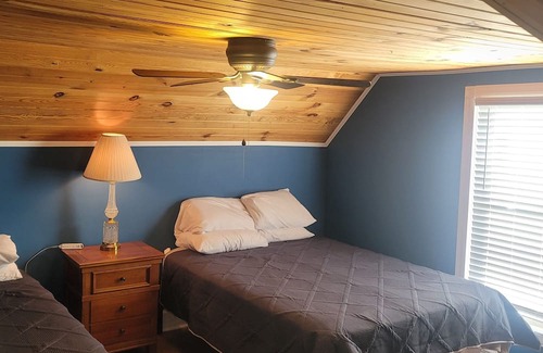 Fairview  Highland County Other | Inviting Farmhouse Retreat near Wilmington with Pool & Spa