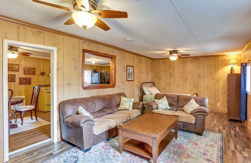 Parsons Cottage | Cozy Brodies Landing Cottage - Steps from Lick Creek!