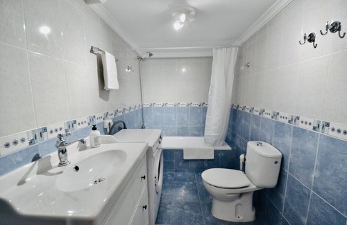 Lomo Quiebre Apartment | Stylish Apartment with Private Balcony and Ocean View