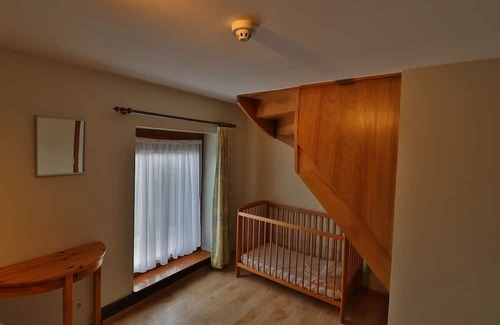 Palenge House | Cozy Holiday Home Palange 11 in Durbuy with Fireplace