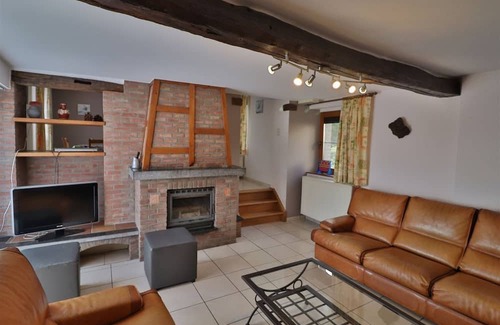 Palenge House | Cozy Holiday Home Palange 11 in Durbuy with Fireplace