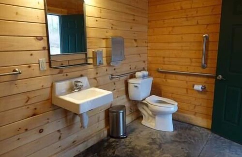 Sunset House | Discover Hemlock Cabin at Keowee-Toxaway - ADA Accessible