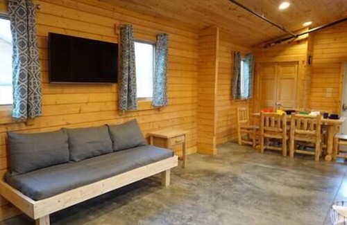 Sunset House | Discover Hemlock Cabin at Keowee-Toxaway - ADA Accessible