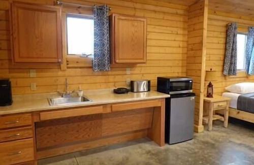 Sunset House | Discover Hemlock Cabin at Keowee-Toxaway - ADA Accessible