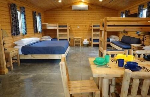 Sunset House | Inviting Mountain Pine Cabin Near Keowee-Toxaway