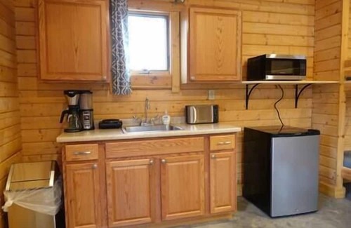 Sunset House | Relaxing Red Oak Group Cabin at Keowee-Toxaway Retreat