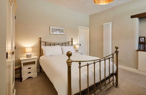 Peterlee House | Inviting Stay at The Hayloft: Pet-Friendly Retreat