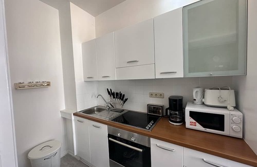 Quartier Saint-Gery - Sint-Gorikswijk Apartment | Inviting Apartment in the Heart of Brussels with Spa Access