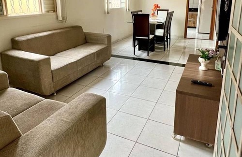 Granada House | Cozy Casa Confortável: Pet & Child Friendly Retreat