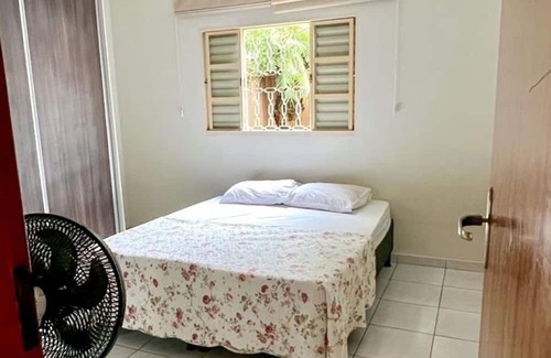 Granada House | Cozy Casa Confortável: Pet & Child Friendly Retreat