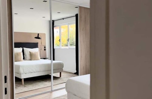 Picpus Apartment | Family-Friendly GuestReady Home with Spa in Charenton-le-Pont