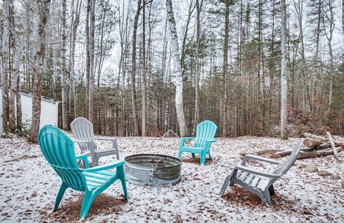 Tomahawk Cottage | Riverside Retreat: Fish, Kayak & Relax Near Somo River