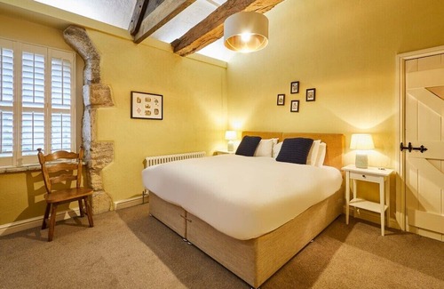 Peterlee House | Relax at The Farmhouse: Pet-Friendly Escape Awaits
