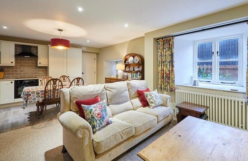 Peterlee House | Pet-Friendly Retreat at The Byre | Perfect for Families