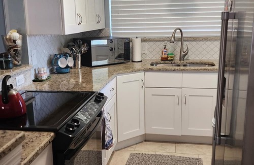 Ormond Shores House | Beachside Pool Retreat: 10/10 Guest Rated, Steps to Ocean